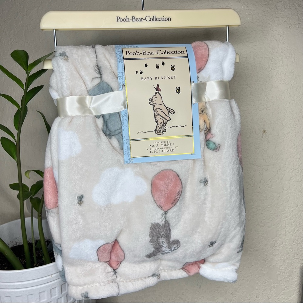 NEW Pooh Bear Collection Winnie the Pooh Floating Pink Balloons Baby Blanket